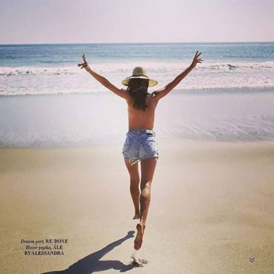 Este movimiento, en realidad, de nuevo solo tiene el 2.0. En la imagen Alessandra Ambrosio.