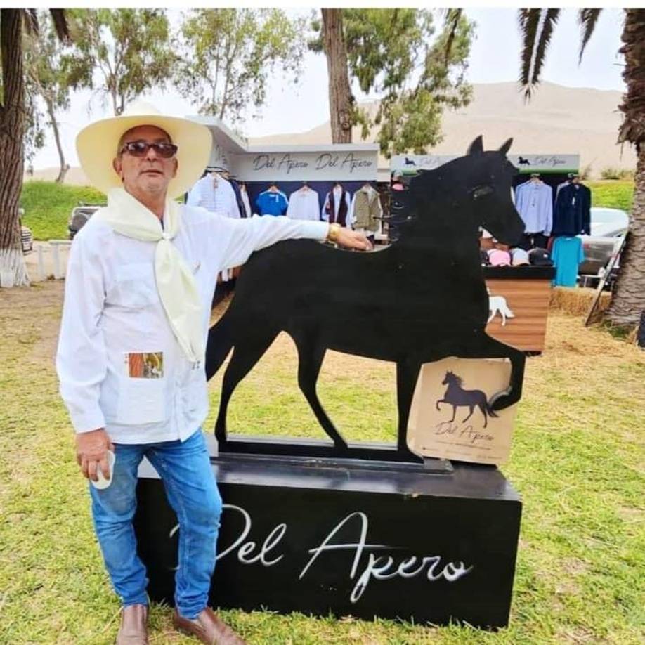 La partida del Dr. Hall ha dejado un profundo dolor entre sus allegados y amigos. Helin Pavón, una persona cercana, expresó su tristeza y gratitud: “Acaba de fallecer un gran Hombre, un gran Pediatra, un excelente Padre y Esposo. De él aprendí muchas cosas, me enseñó a caminar a su lado a enfrentar la vida con coraje, a no rendirme. Mi amor, sé que hoy en el cielo hay porque llega un gran ángel al lado del Todopoderoso. No te digo adiós, sino hasta pronto. Te amo.” fiesta 