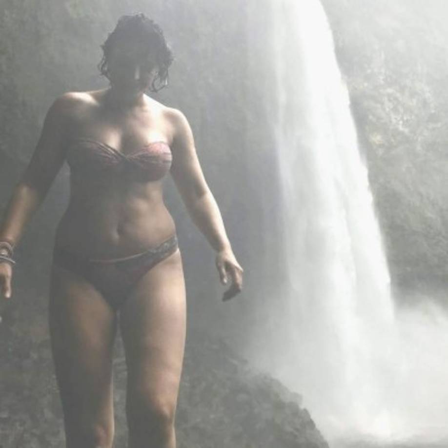 “Para mí los últimos 2 años han sido un viaje de cambios drásticos (físicamente). Nunca me había preocupado por tener que hacer dieta o ejercicio, ya que tengo una genética muy privilegiada. Después de parir subí de peso por retención de líquidos y desbalances hormonales. Y tener que lidiar con un cuerpo con el que no me sentía cómoda era algo completamente desconocido para mí”, comentó.