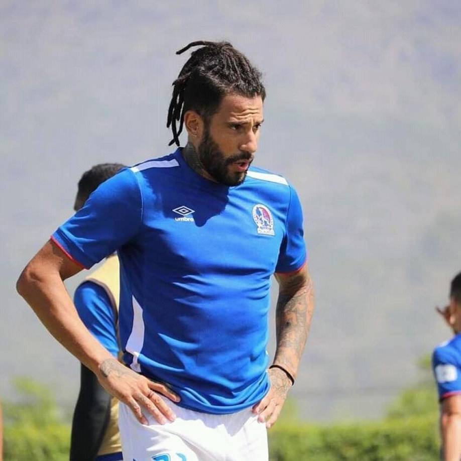 JONATHAN FERRARI - El defensa argentino llegó en el primer torneo de Troglio (Apertura 2019/2020) y se fue al final de ese certamen. Solo jugó 10 partidos y anotó un gol.