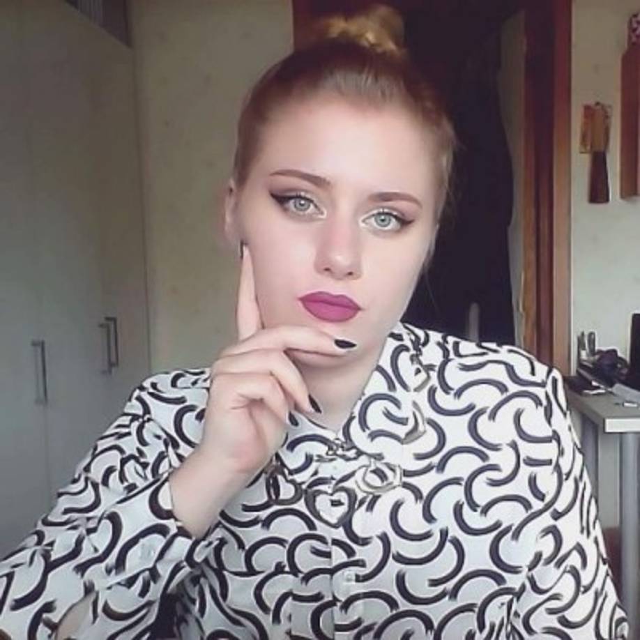 AA la sueca tampoco le gusta que la encanillen que es la doble de Adele por eso por medio de su maquillaje busca su propio estilo.