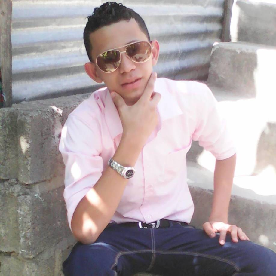 “Vuela alto mi querido amigo J. Ángel Herrera que Dios te reciba a lo grande en el cielo. Un joven muy talentoso, sociable, joven de casa, con muchos sueños y metas por cumplirse. Teníamos planes de empezar y poner un programa nuevo en un medio de comunicación conmigo y no lo puedo creer. Descanse en paz amigo, TQM, aquí tienes un amigo que te aprecia y te quiere muchísimo”, escribió un usuario llamado Henry.