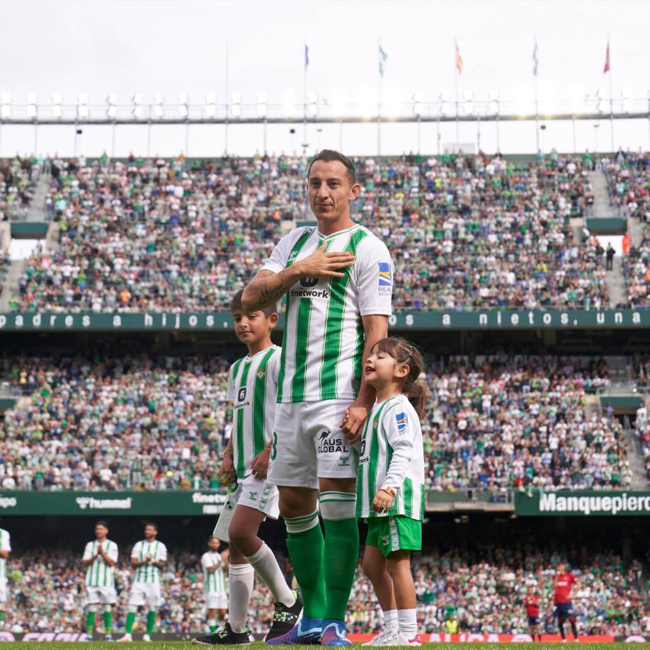 El centrocampista Andrés Guardado, el jugador con más partidos en la selección mexicana, fue anunciado este jueves como nuevo refuerzo del León, lo que significa su salida del Real Betis de España y su regreso al fútbol de su país 17 años después.