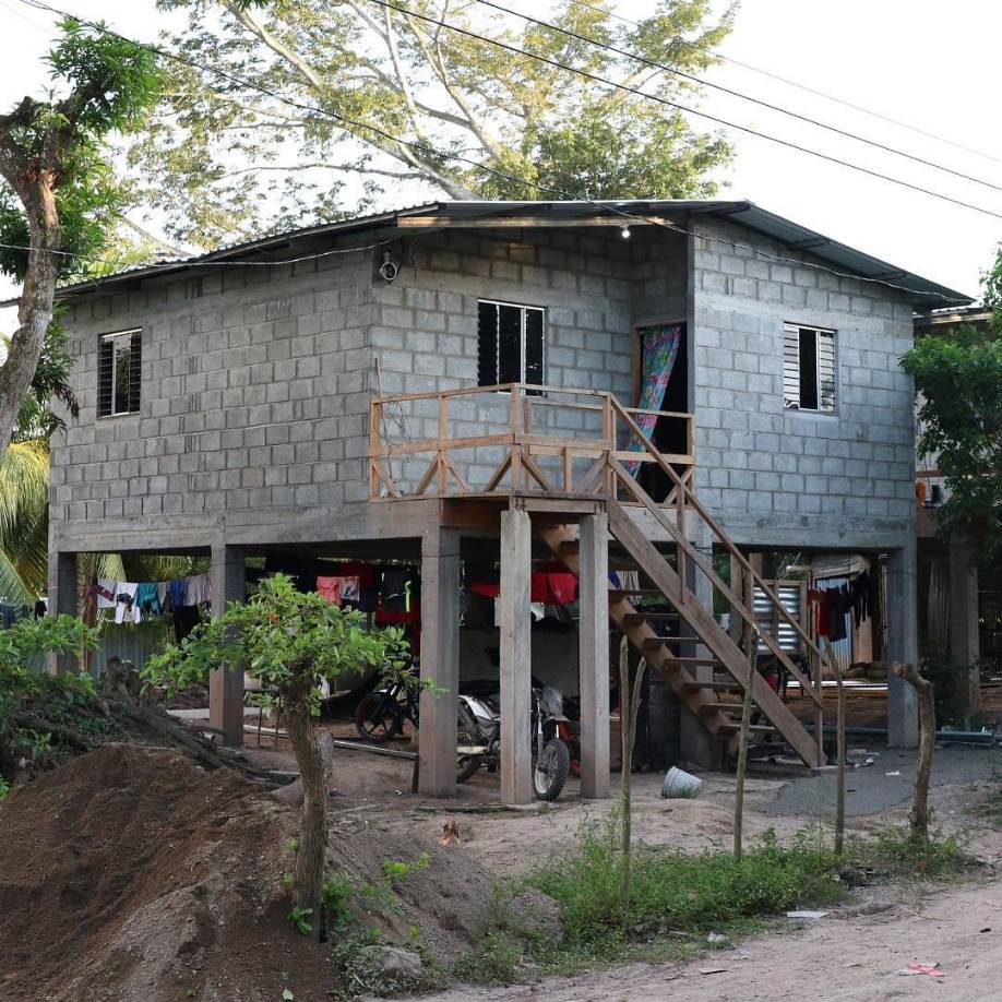 En la mayoría de estas comunidades, la organización ha ejecutado proyectos de agua potable, energía eléctrica y ha construido viviendas dignas.