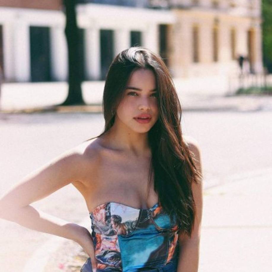 Em 2019 comenzó su carrera como cantante solista y lanzó su su primer sencillo, 'Recalienta'. El mayor éxito hasta el momento fue 'No Soy Yo', junto al cantante puertorriqueño Darell. Foto Twitter @emimernes_.