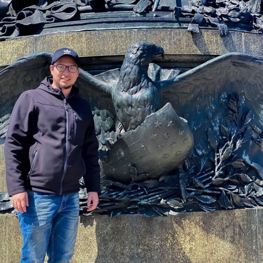 Paz contó que debido a la falta de oportunidades para especializarse en música en Honduras optó por estudiar una licenciatura en Comunicaciones.