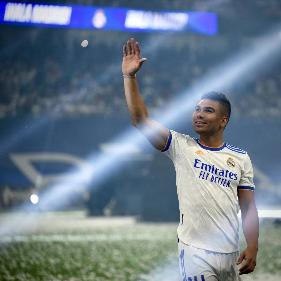 Casemiro escribió un mensaje en sus redes sociales. “He vivido la historia más maravillosa que jamás pensé. Espero volver algún día a la que siempre será mi casa. Ni en mil vidas podré devolver al Real Madrid y al madridismo todo lo que me ha dado. Por siempre... ¡Hala Madrid!”.