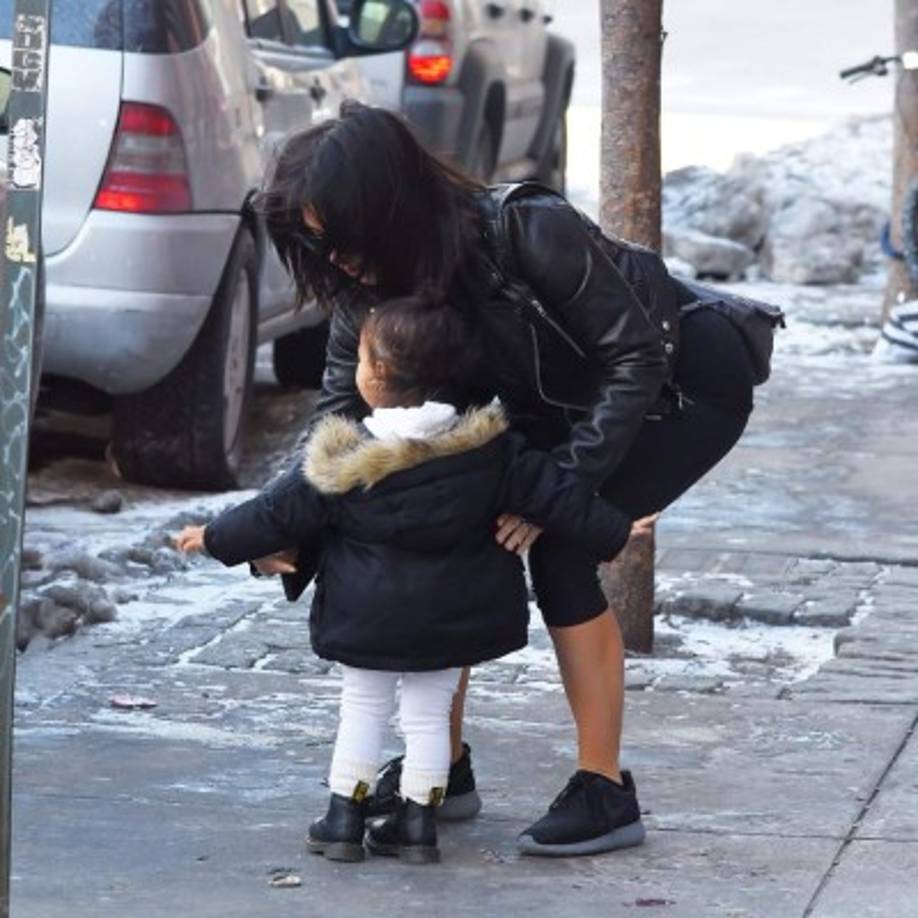 A Kim le gusta que su hija luzca lo último de la moda.