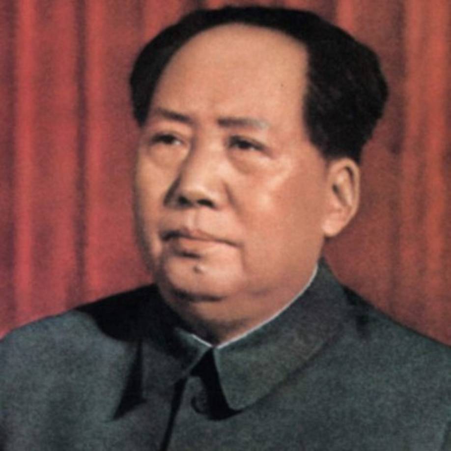 Mao Zedong - China<br/><br/>Nació el 26 de diciembre de 1893 y murió el 9 de septiembre de 1976. <br/><br/>Fue el máximo dirigente del Partido Comunista de China (PCCh) y de la República Popular China. <br/>Bajo su liderazgo, el Partido Comunista se hizo con el poder en la China continental en 1949, cuando se proclamó la nueva República Popular, tras la victoria en la Guerra Civil contra las fuerzas de la República de China.<br/>La victoria comunista provocó la huida de Chiang Kai-shek y sus seguidores del Kuomintang a Taiwán y convirtió a Mao en el líder máximo de China hasta su muerte en 1976.<br/>