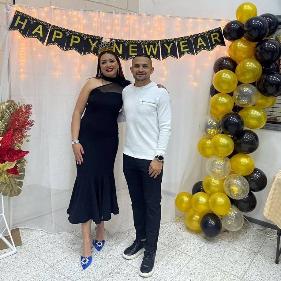 Omar Elvir - El lateral izquierdo del Olancho FC en compañía de su guapa esposa.