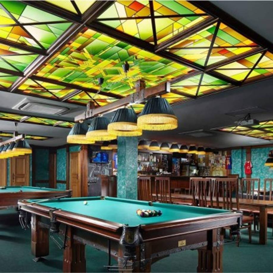 En sus ratos libres, los seleccionados de Honduras han podido disfrutar jugando billar. Foto Facebook Victoria Hotel and Victoria SPA Hotel.