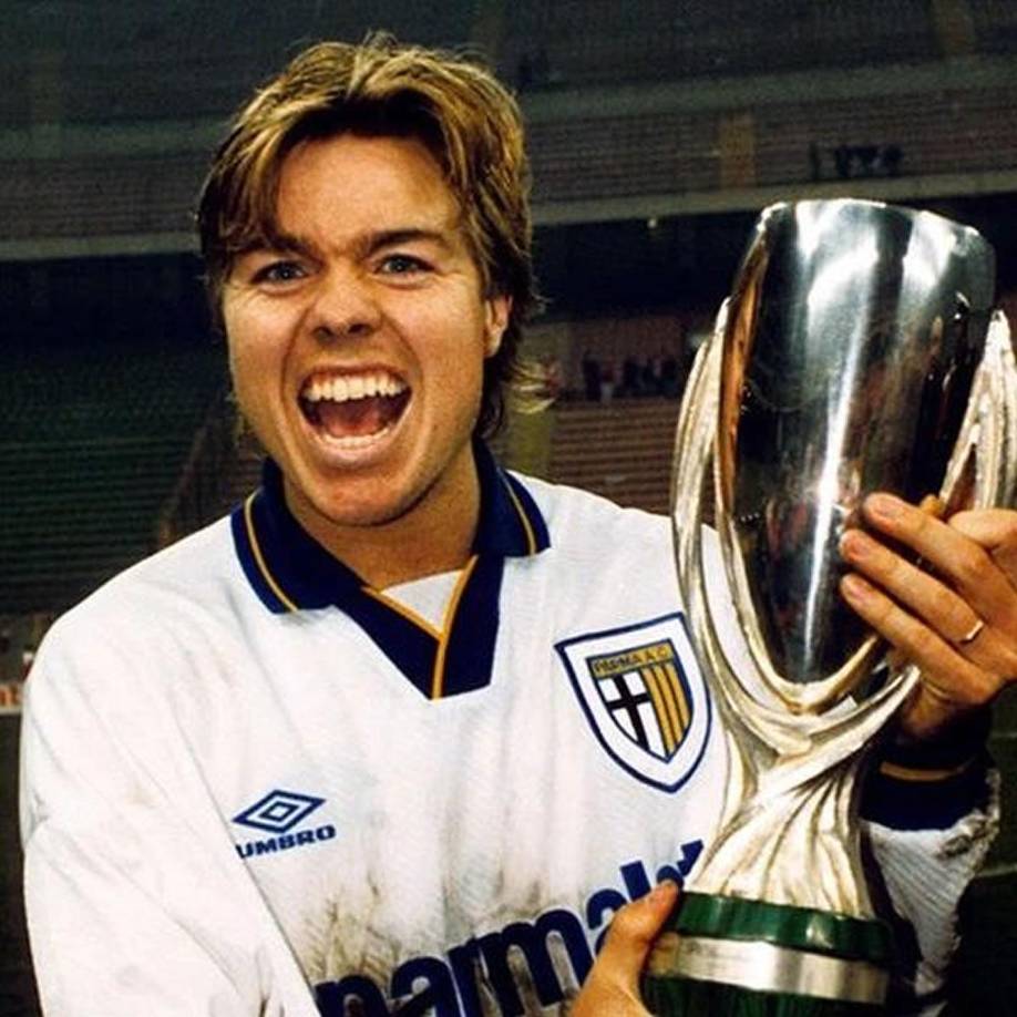 “Todo el mundo dice que 28 es demasiado joven para retirarse, pero depende de lo que hiciste en tus 28 años como futbolista. Yo había hecho mucho”, declaró Brolin, que formó parte del mejor Parma de la historia.