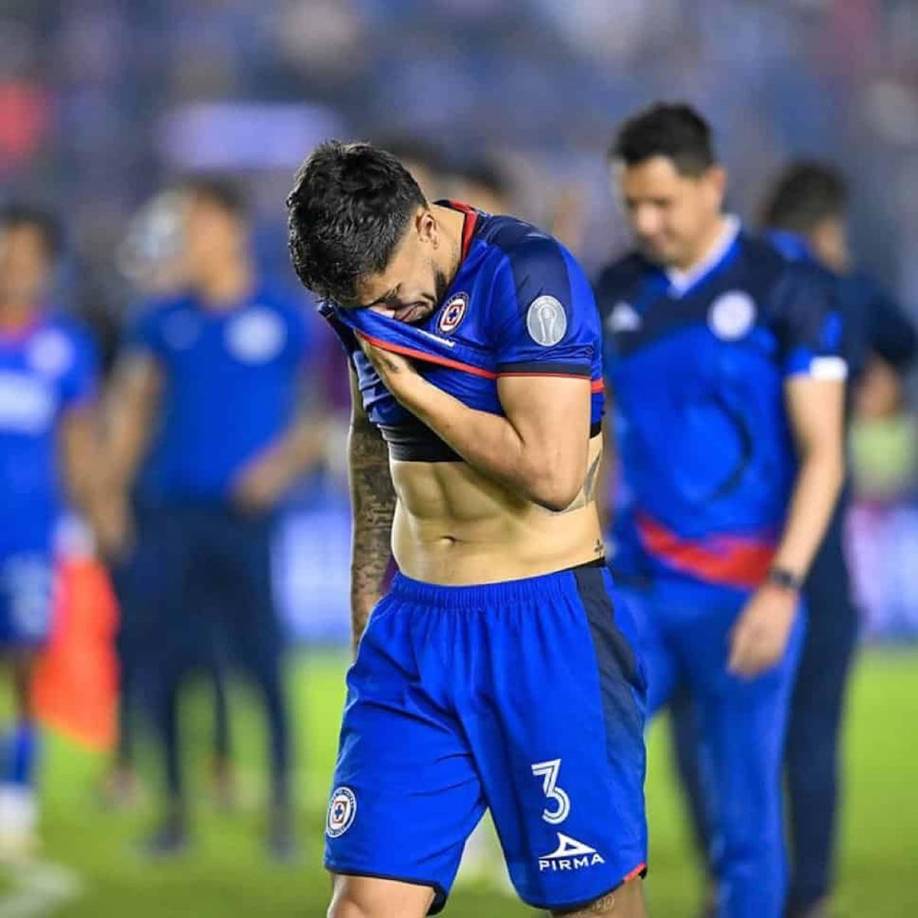 Después de conocer la muerte de su hermana, Carlos Salcedo decidió que quiere irse del país para jugar en el extranjero, según diarios mexicanos.