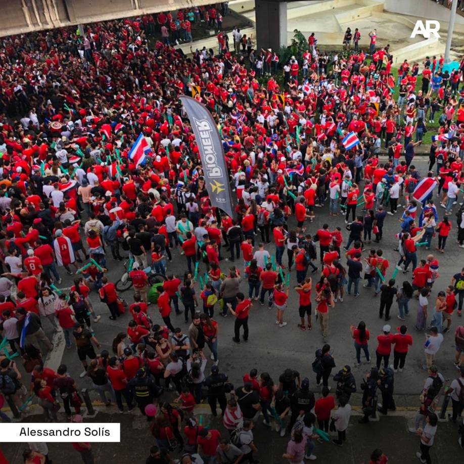 Las calles de San José contó con la reunión de miles de personas que llegaron para celebrar el pase al Mundial.