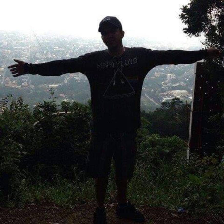 A Manuel le gustaba el ejercicio. “En su rato libre caminaba hasta el rótulo de la Coca Cola”, contó Claudia.