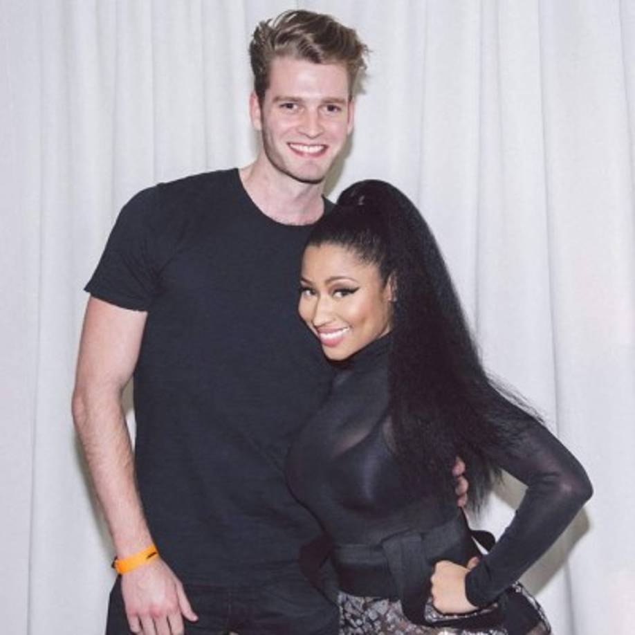 Debido a que Louis no tiene Instagram y no es fotografiado con frecuencia, no está claro si actualmente está saliendo con alguien. Pero definitivamente todavía no está casado.<br/>