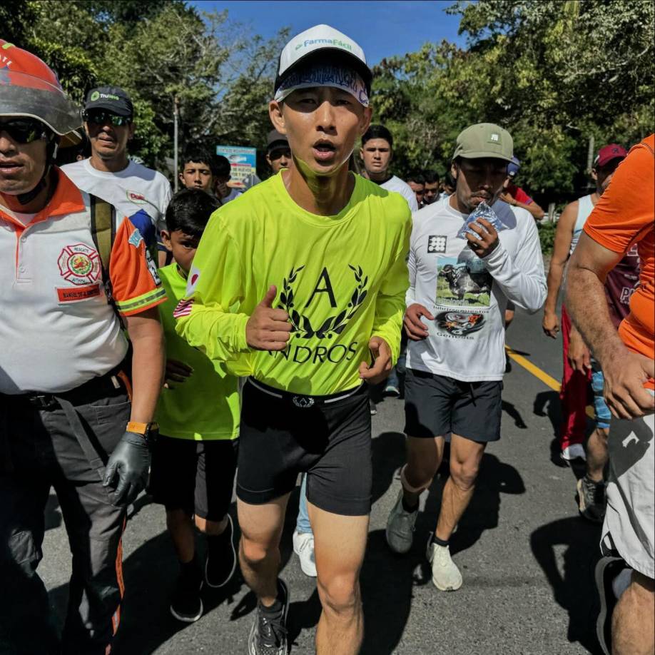 En su último día del reto 30000, Shin salió de la escuela Dionisio de Herrera y dos días después llegó a la demolición de la deteriorada estructura.
