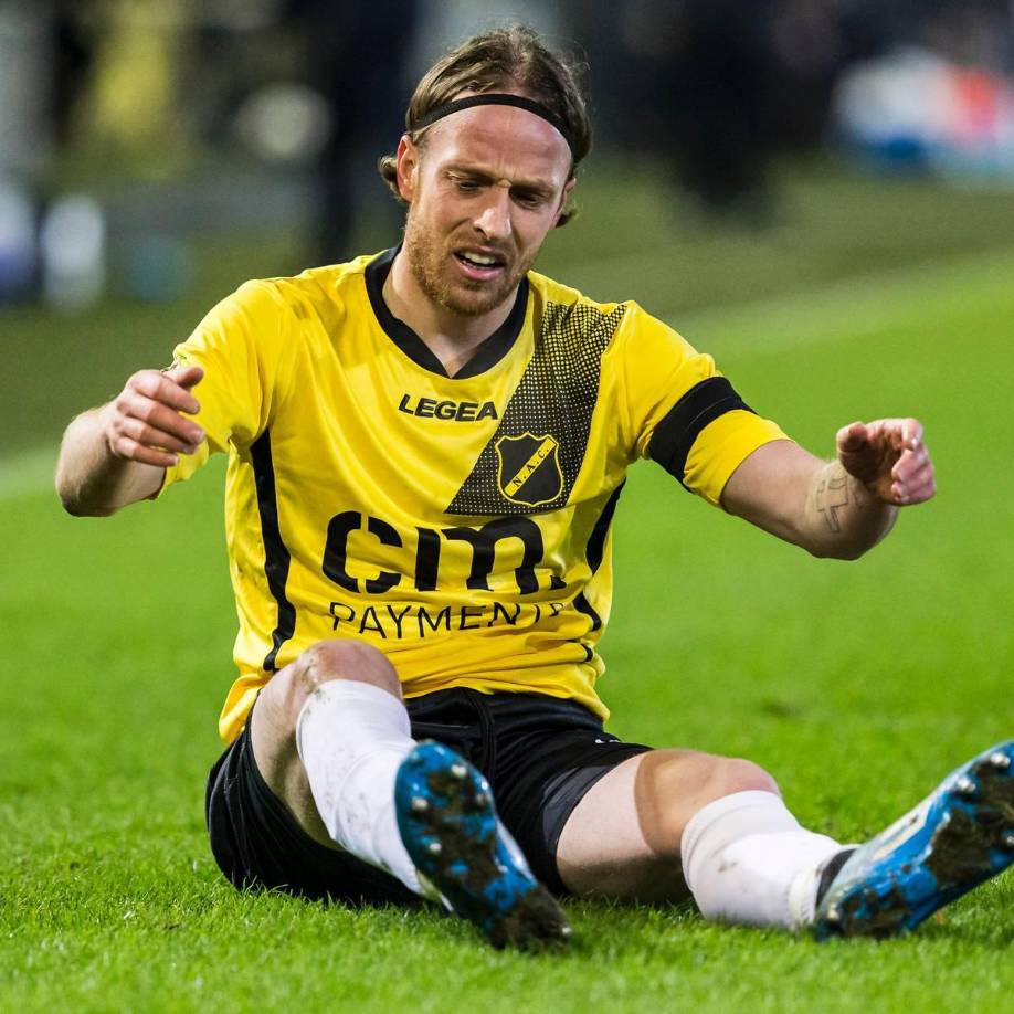 El abogado de Ronnie Stam, que se retiró del fútbol en 2016, ha denunciado que su defendido ha sido acosado y atacado (asaltaron su casa con sus hijos dentro).