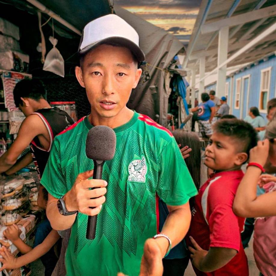 Shin Fujiyama dijo que le causaba tristeza el hecho de empezar de nuevo en Facebook, pues le costó mucho sacrificio el crear una comunidad de más de un millón de seguidores. 