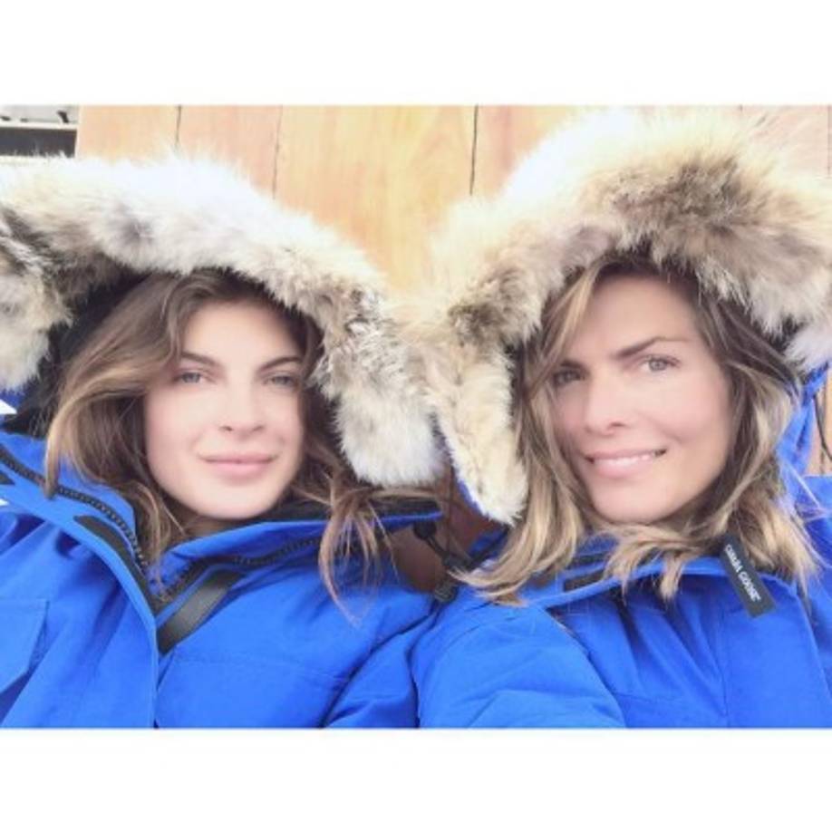 Montserrat Oliver, de 49 años con su novia la modelo Yaya Kosikova, 29.