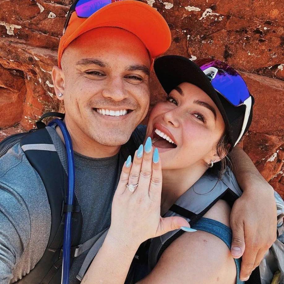 La hija de Jenni Rivera compartió el emocionante momento en un video en su cuenta de Instagram, felicitando a su prometido.