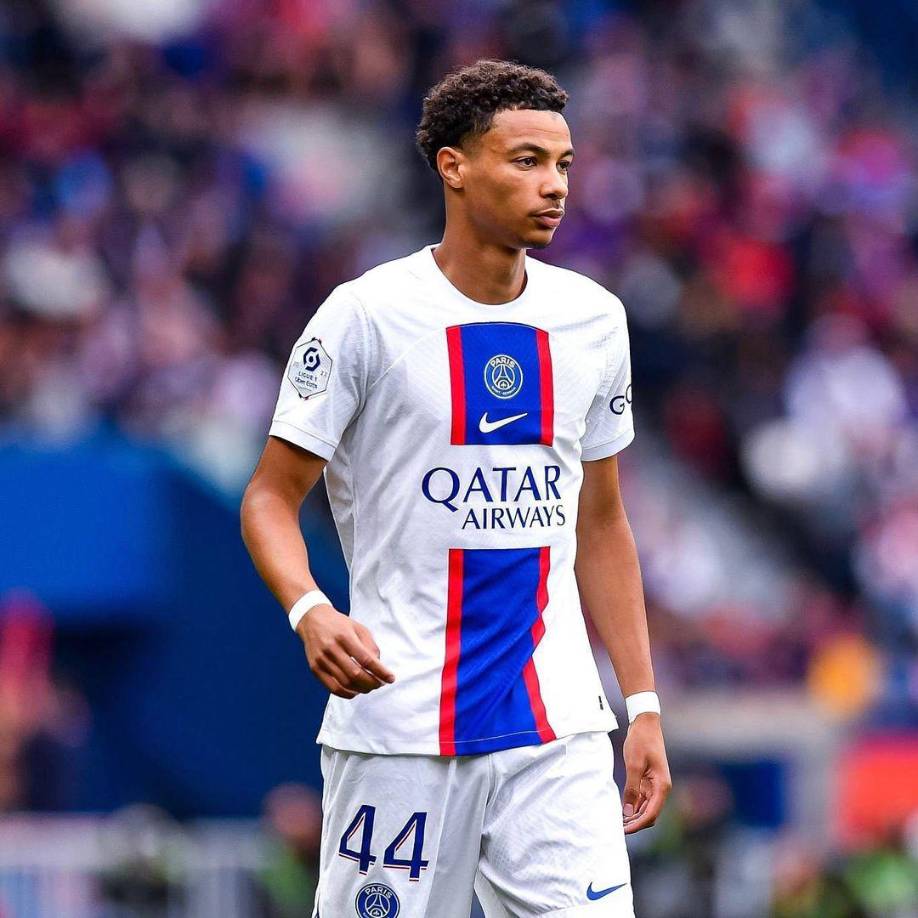 Otra de las razones del descontento es<b> Hugo Ekitiké. El joven delantero fue fichado por Luis Campos por una cesión que incluye una opción de compra de 37 millones en junio. Neymar no está de acuerdo con la llegada del chico.</b>