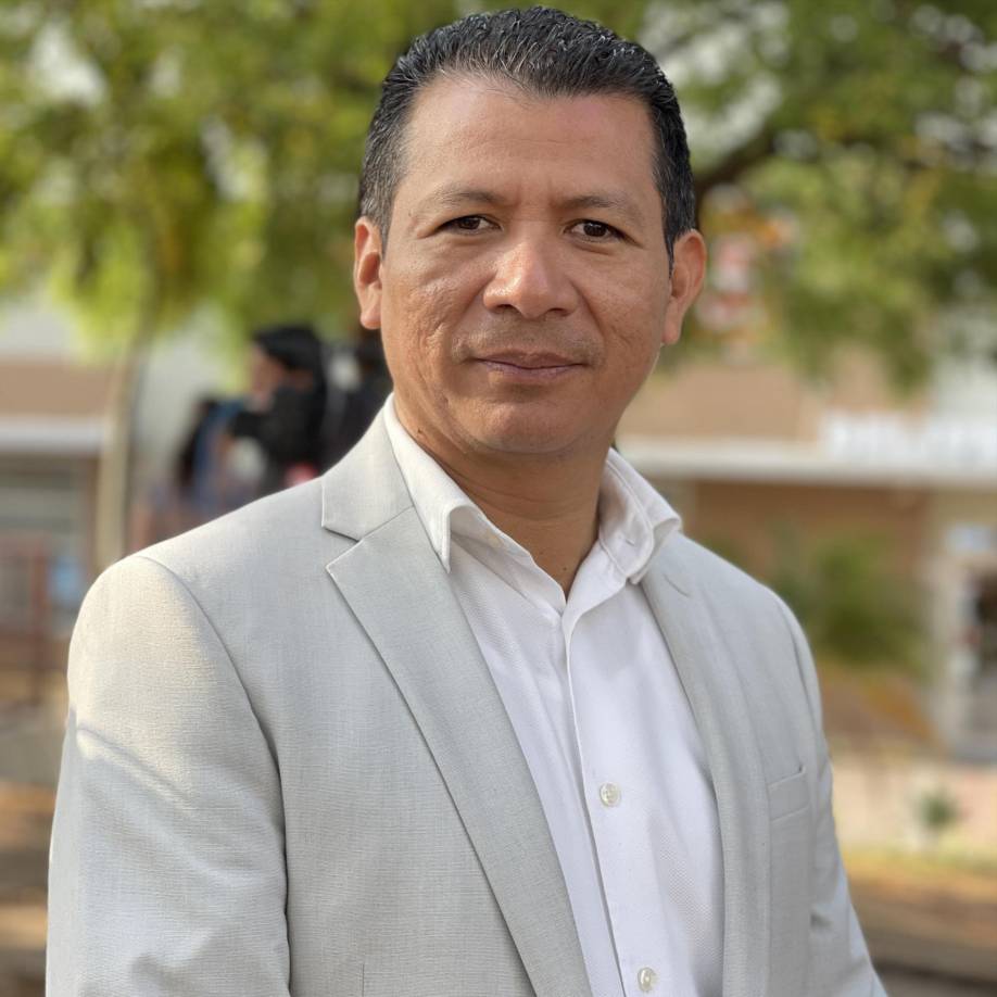 López comparó esta conexión con la que, según él, tiene su colega <b>Rasel Tomé</b> con el prócer <b>Francisco Morazán</b>. 