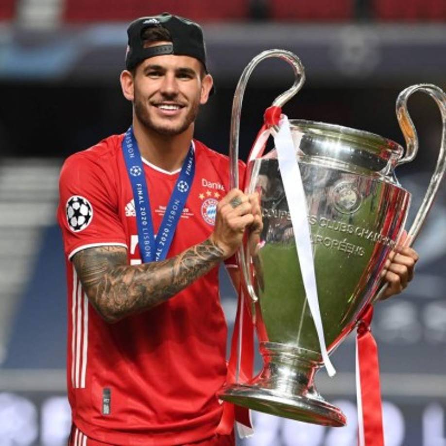 Según apunta la 'Cadena SER', Lucas Hernández quiere dejar el Bayern Múnich. El zaguero francés está descontento po su pérdida de protagonismo con el entrenador Hans-Dieter Flick tras su larga lesión. Busca una salida y la encantaría jugar en Francia, en las filas del PSG.