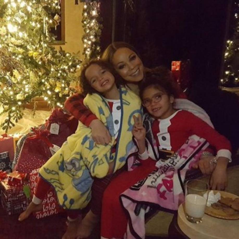 La cantante Mariah Carey se convirtió en madre por doble partida. Sus hijos con el rapero y actor Nick Cannon, que nacieron en 2011, son Moroccan Scott Cannon y Monroe Cannon.