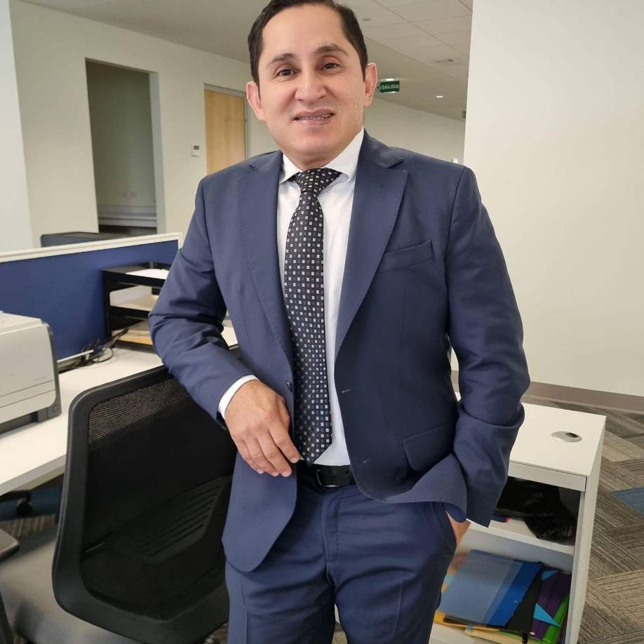 ”Todo lo tendrá si me cumple”, se lee en una de las conversaciones que Tirso Ulloa sostuvo con una mujer. 