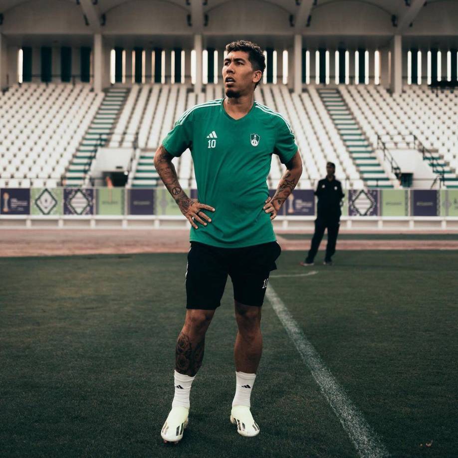 Según informa el medio brasileño UOL, Firmino del Al-Ahli, está deseando abandonar la Liga de Arabia Saudita tras haber perdido su puesto en el once del equipo.