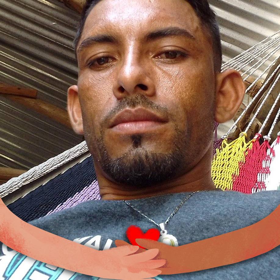 Pareja es asesinada en carro prestado en Nacacome; cuatro niños sobreviven de milagro