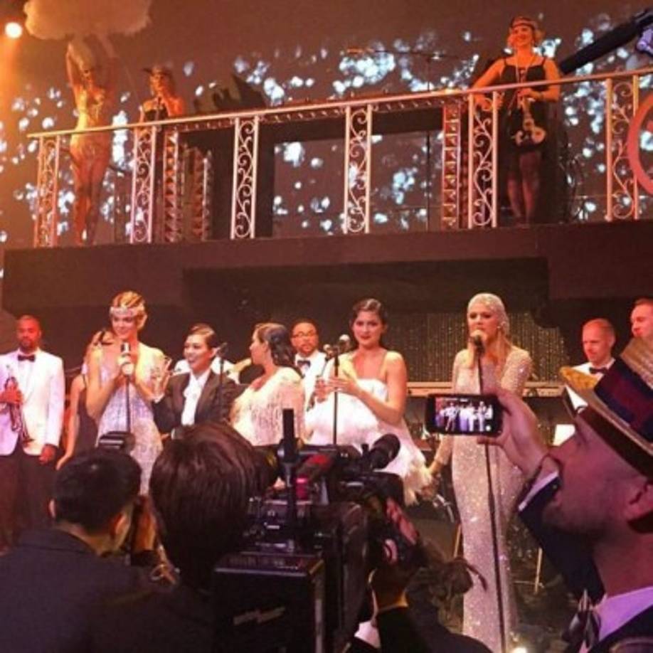 Las hermanas felicitaron a su madre por sus 60 años.