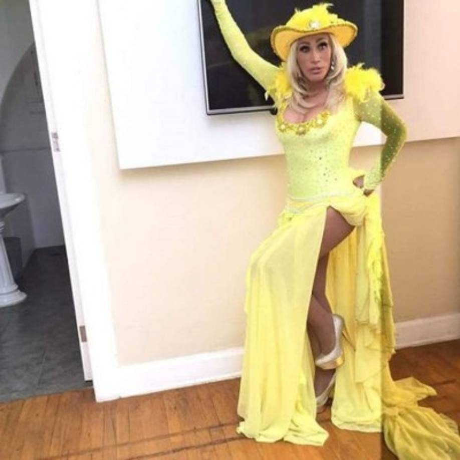 La cantante, madre de dos, sigue luciendo imponente y radiante como siempre.