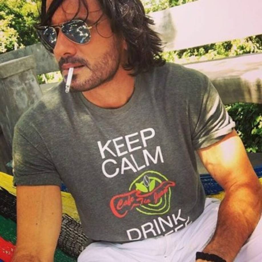 A Cimarro le relaja mucho fumar...