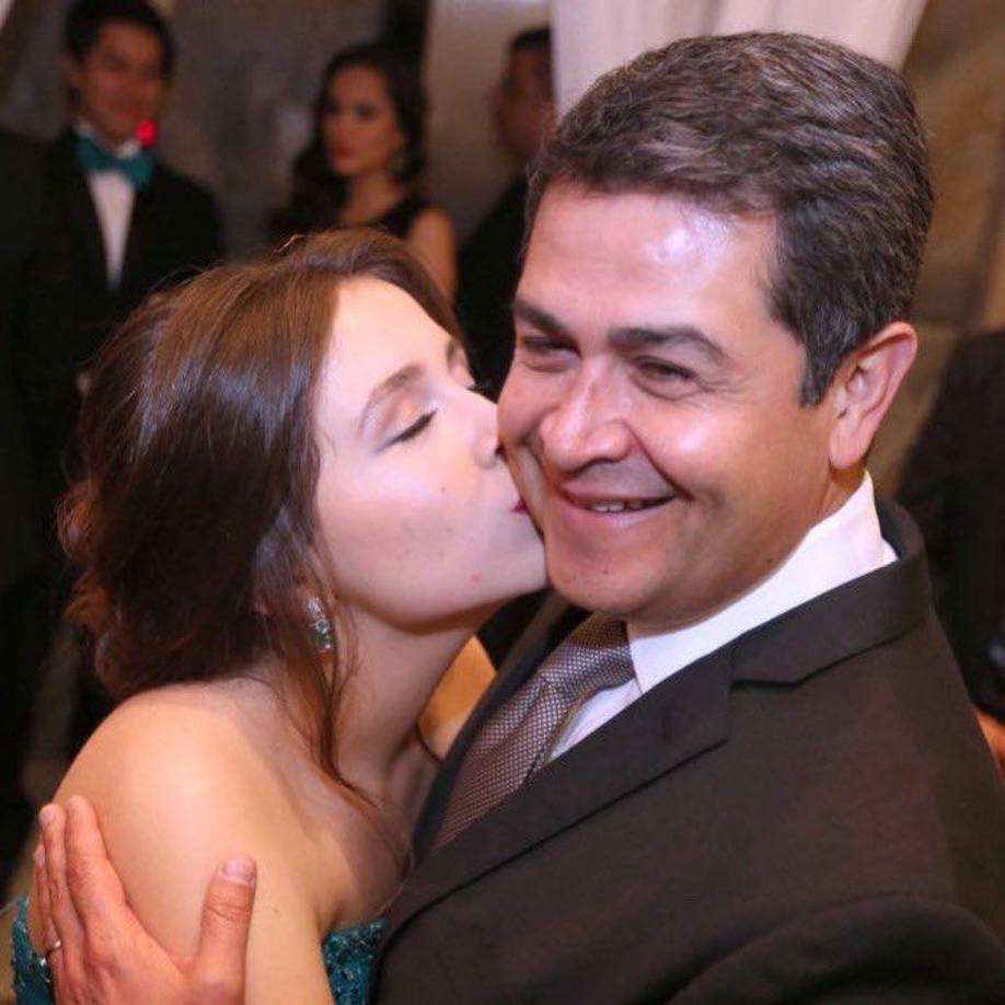 Desde esa fecha, sus hijas, Daniela e Isabela, y su esposa, Ana García, han comenzado una campaña denominada #Volverá, mediante la cual, con vídeos y fotografías, transmiten que confían en que él saldrá libre y retornará a Honduras. 