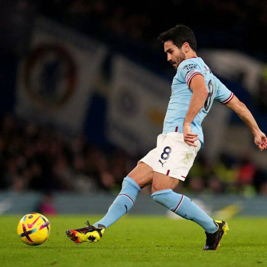 Rumor: Gundogan llegó a un acuerdo verbal con el Barcelona. Según avanza El Chiringuito, el mediocampista alemán no renovará con el Manchester City y llegará en verano al Camp Nou.