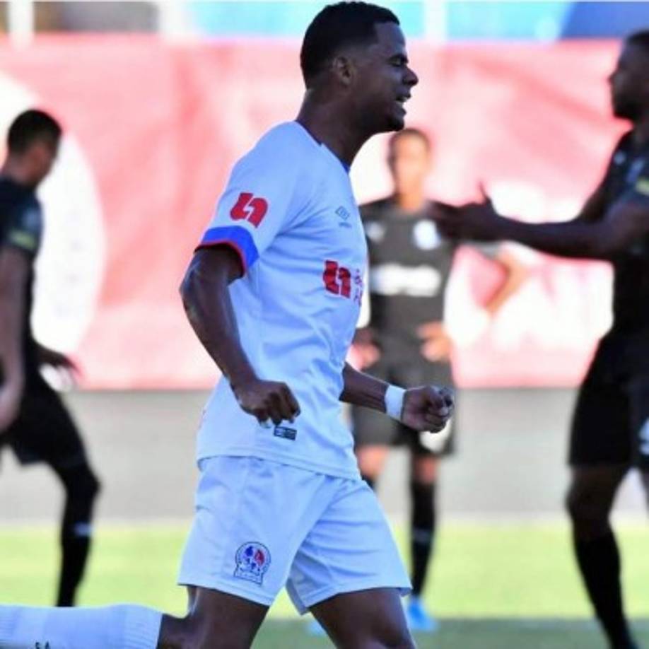 Samuel Córdova es otro de los futbolistas que ha llegó a un acuerdo para renovar su contrato con el Olimpia. El lateral izquierdo tiene 32 años.