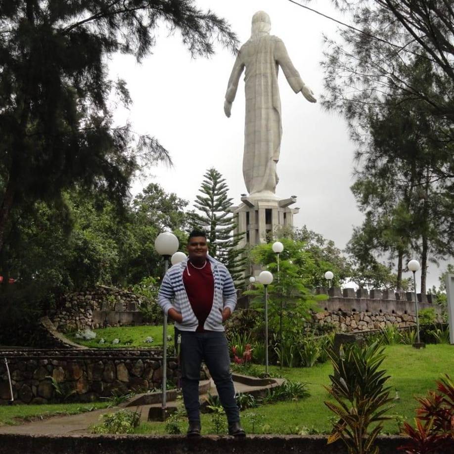 Uno de los fallecidos se llamaba Dennis Alexander López (30), a quien conocían como “La Vaca”. 