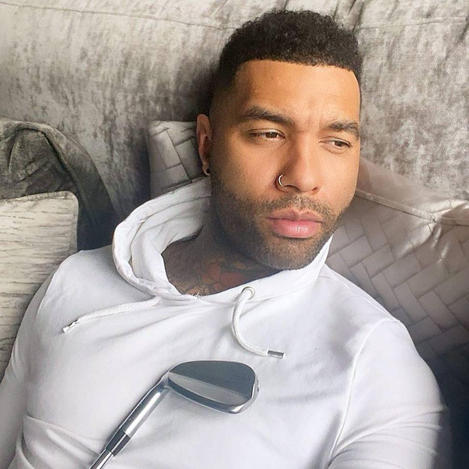 Fuentes consultadas por el periodista <b>Richard Moriarty</b> aseguran que Pennant “debe dinero en efectivo por todas partes y sus deudas ascienden a siete cifras. Sus deudas con los bancos y el fisco son enormes”.