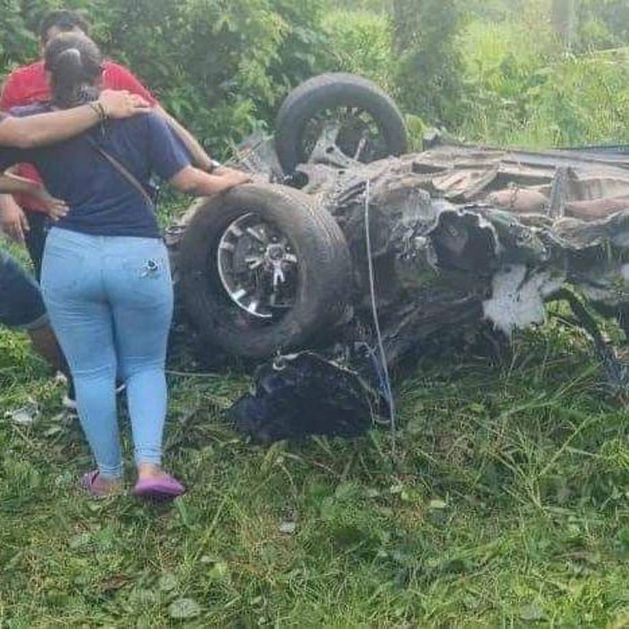 Familiares de las víctimas llegaron al lugar del accidente. 