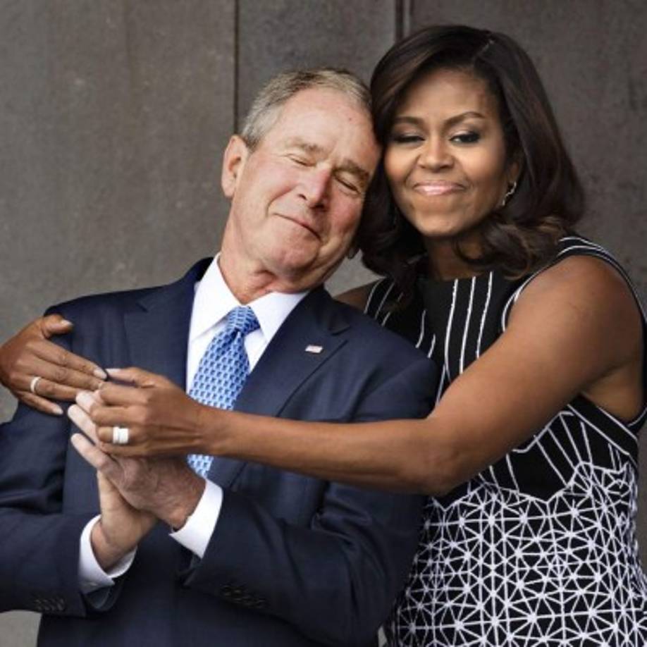 Pese a que pertenecen a partidos políticos rivales y son de diferentes generaciones, el exmandatario afirma que guarda un cariño especial por la esposa de su sucesor en la Casa Blanca.