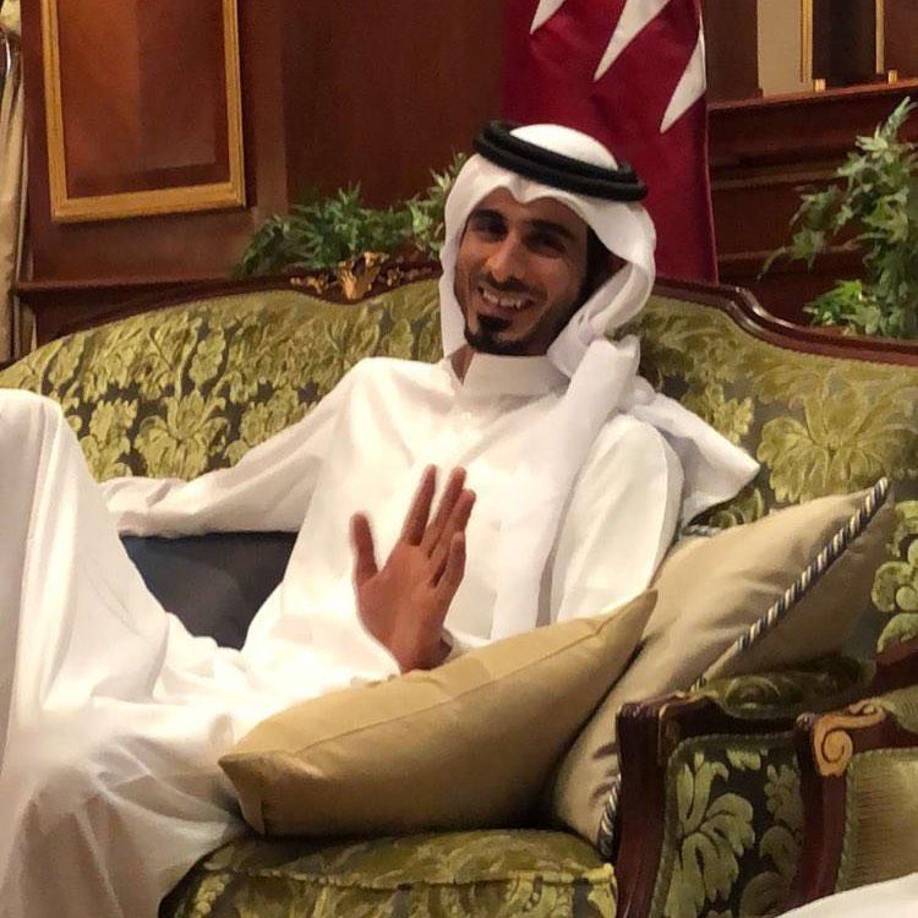 Actualmente, es presidente del Banco de inversión de Qatar (QIB, por sus siglas en inglés), el banco más importante del país arábigo, y estuvo en el buró del banco Credit Suisse.