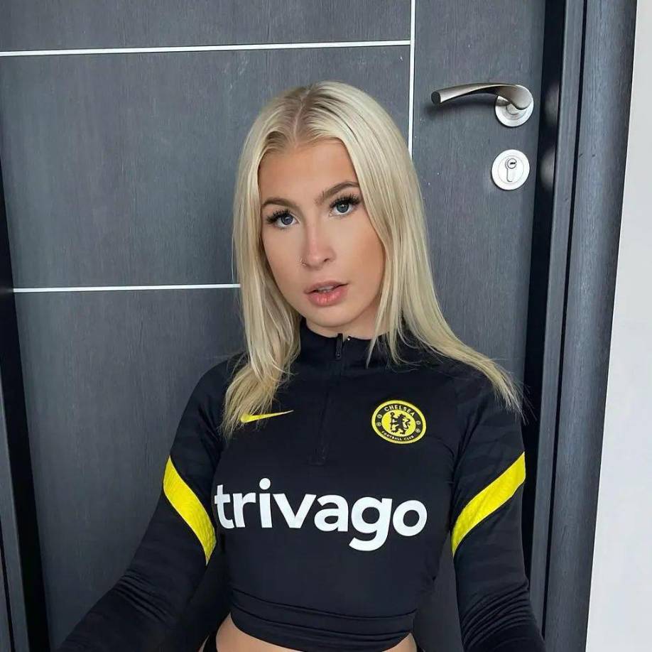 De generar contenido decidió subirse al ring para probar suerte como boxeadora.