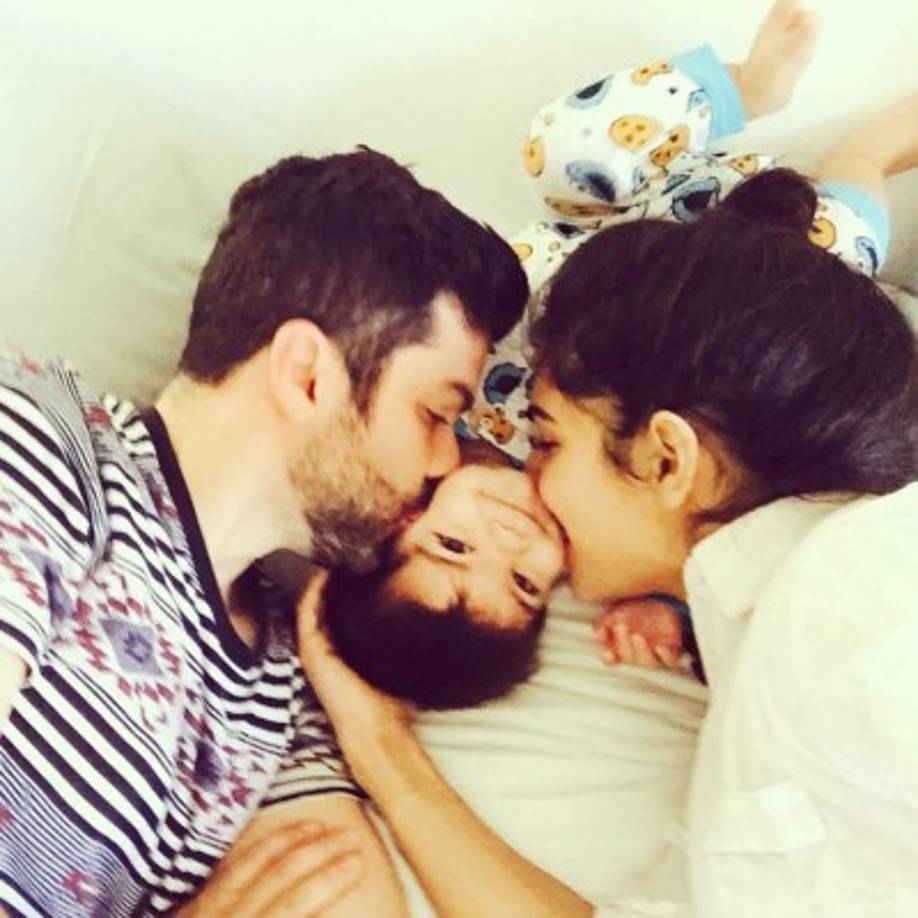 “Cuando [salgo de] trabajar, camino a mi casa me tengo que ir desmaquillando. Tengo que llegar a mi casa prácticamente con la cara lavada porque Matteo me come a besos' dice Alejandra.