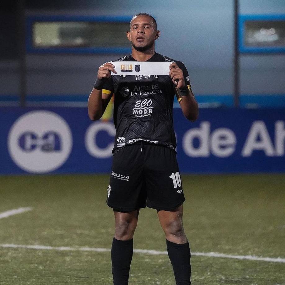 Rafael Águila - El mediocampista panameño del Club Atlético Independiente (CAI) está en la mira de equipos hondureños como Real España y Olimpia.