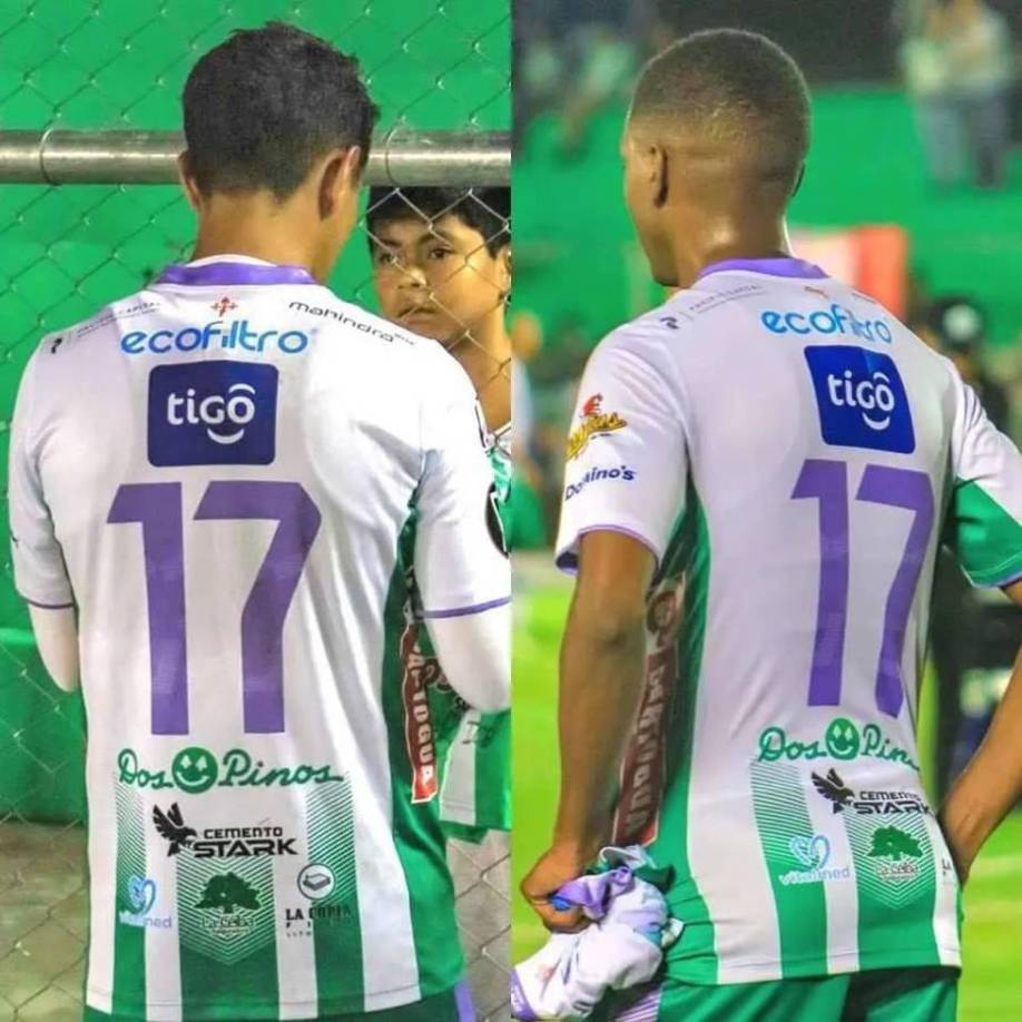 Sin embargo, en este partido se dio algo muy poco inusual y que en realidad debería de ser penalizado por pate de la Concacaf y es que los jugadores Óscar Castellano y Robinson Flores portaron el mismo dorsal durante 45 minutos.