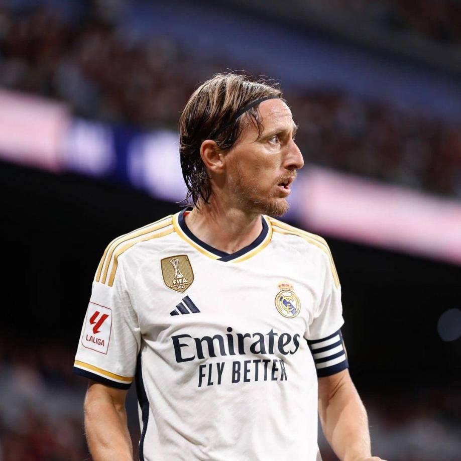 Mediocampo: Luka Modric arranca en el 11 inicial, así lo mencionó Carlo Ancelotti en conferencia de prensa. El croata ha tenido pocos minutos en lo que va del inicio de la temporada 2023-2024.