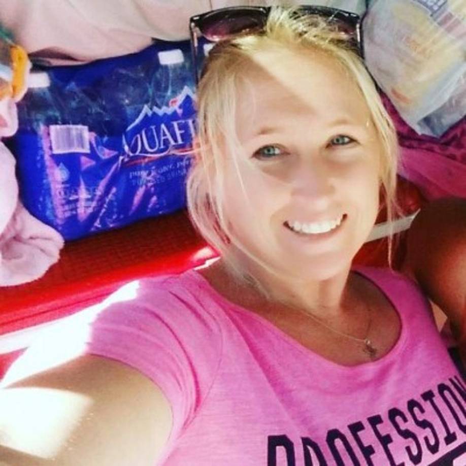 Carrie Barnette era miembro de Disney California Adventure.