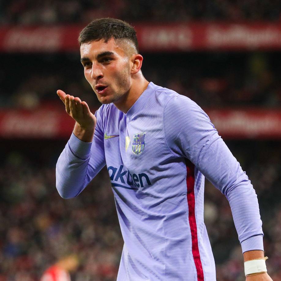 El beso con el que celebró Ferran Torres su golazo para el empate del Barça, 1-1.